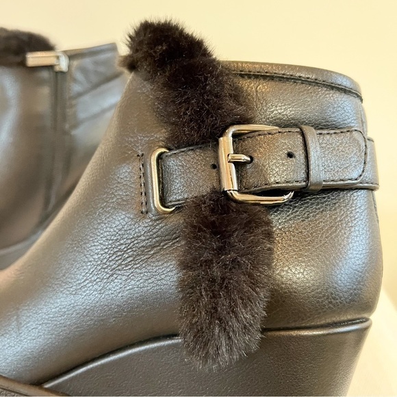 Aquatalia Cameron Black Leather Fur Wedge Ankle Boots Size 7 Women’s - Picture 7 of 15